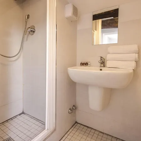 Del Nettuno Lägenhet *